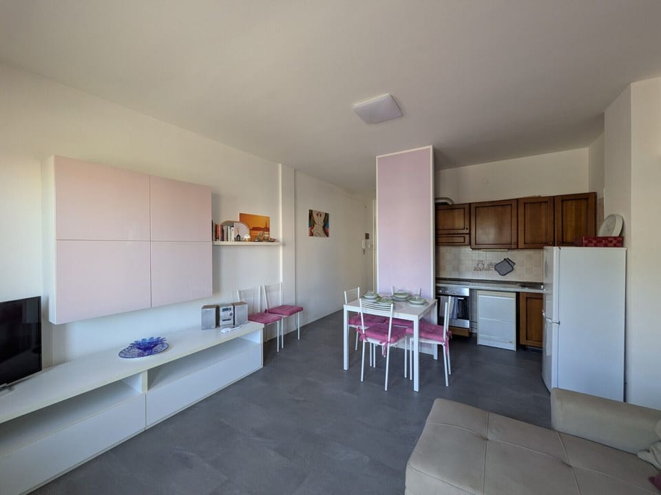 Apartment, 2 Bedrooms, Balcony, City View | Living room