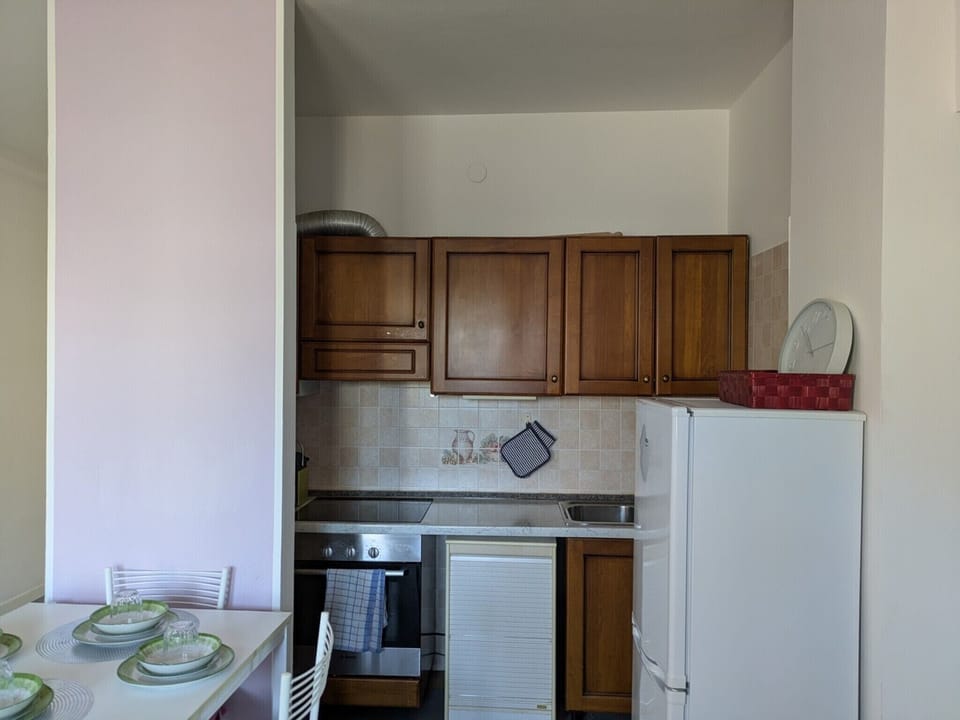 Apartment, 2 Bedrooms, Balcony, City View | Interior