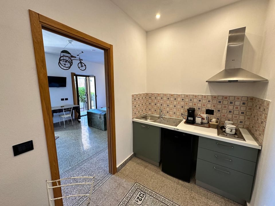 Deluxe Loft, Balcony, Sea View | Private kitchen | Mini-fridge, espresso maker