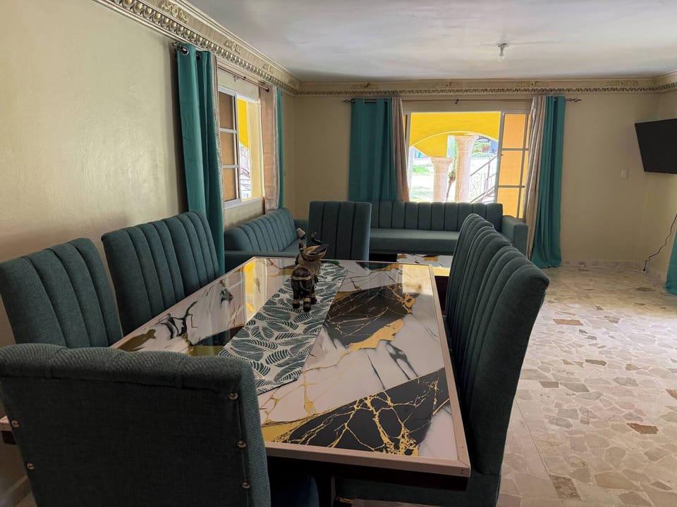 Apartment, 5 Bedrooms, Smoking, Patio | Dining