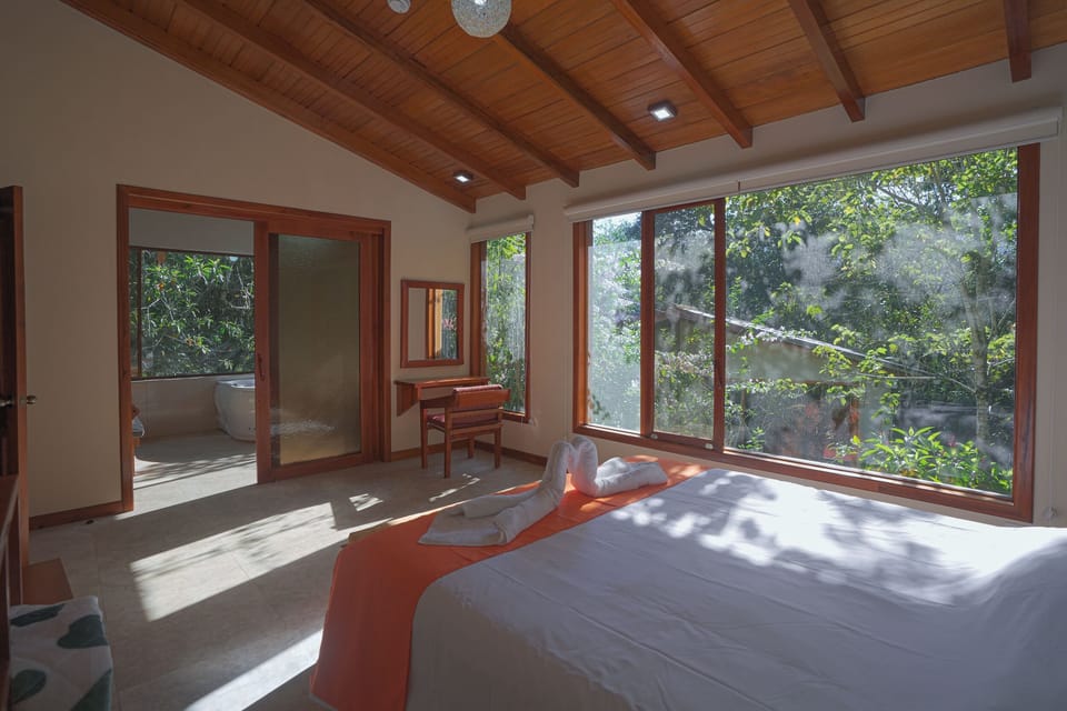 Deluxe Bungalow, Pets Allowed, Garden View | Blackout drapes, iron/ironing board, WiFi (free)
