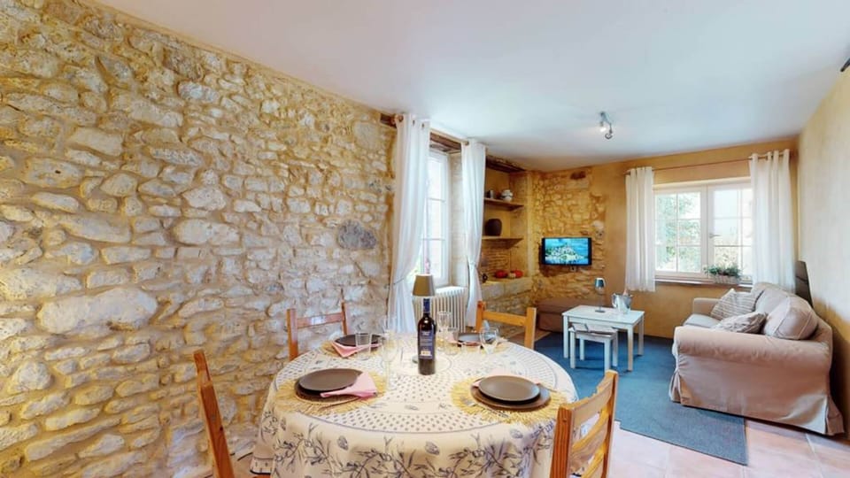 Le-Domaine-des-Fargues-Le-Puisatier-Sejour-1024x576