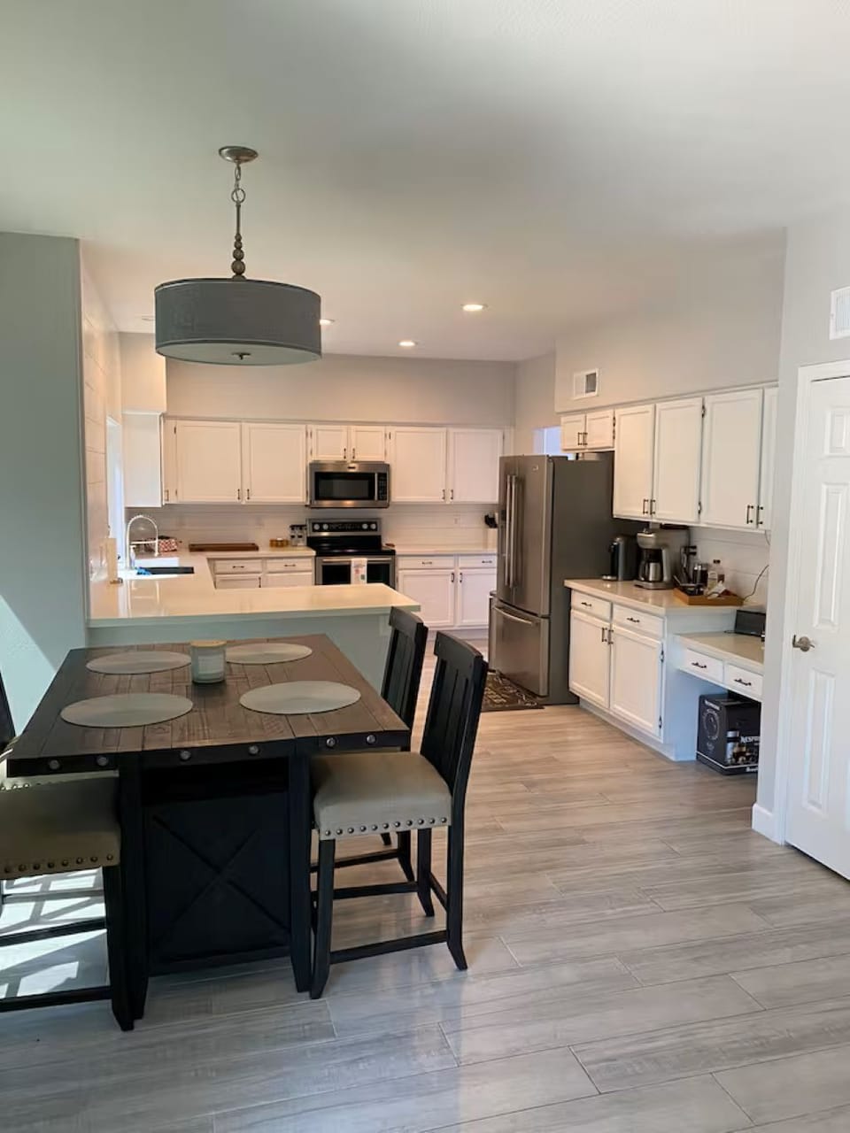 Kitchen and breakfast nook