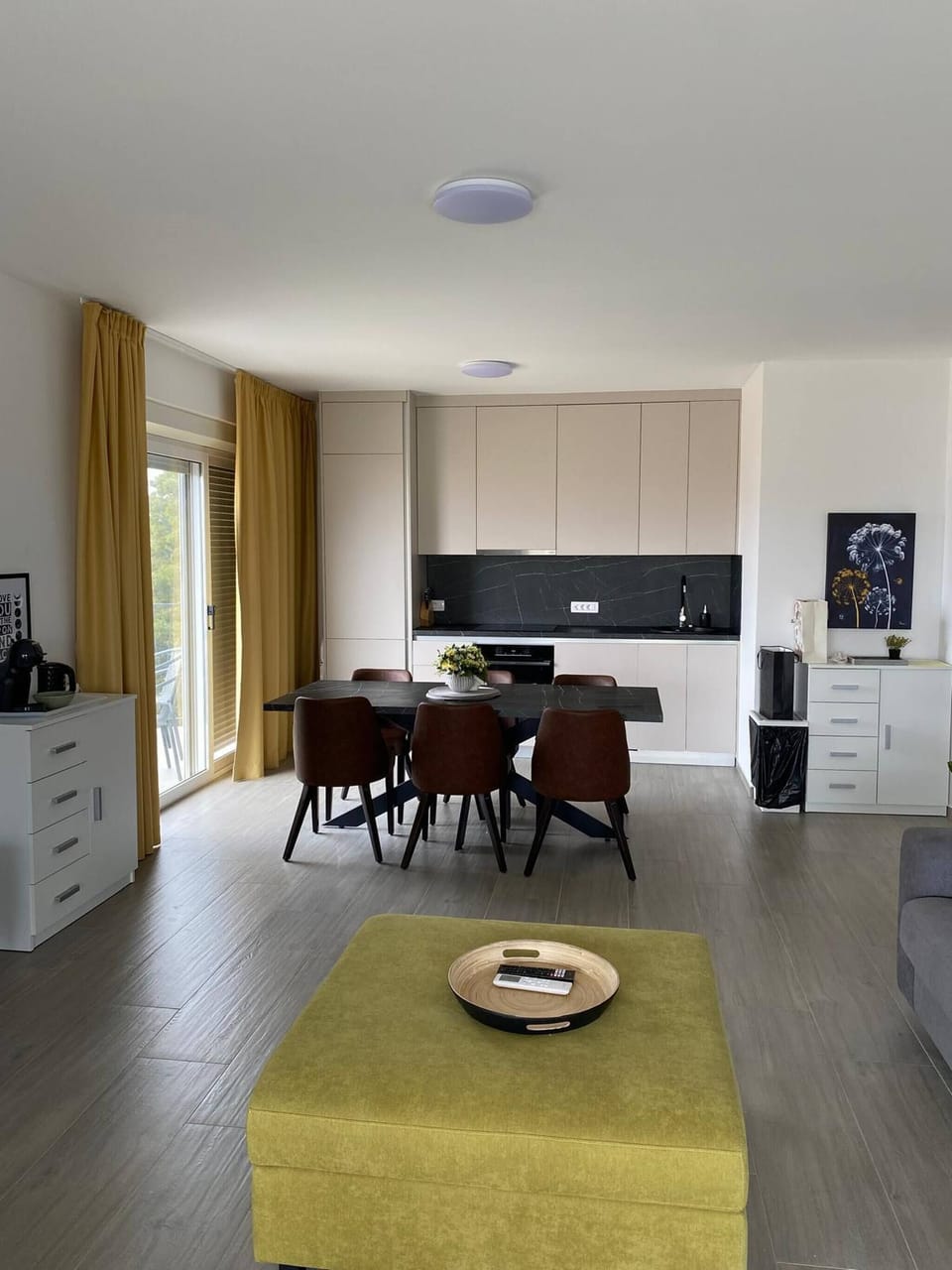 Apartment, 3 Bedrooms, Smoking, Balcony | Dining room