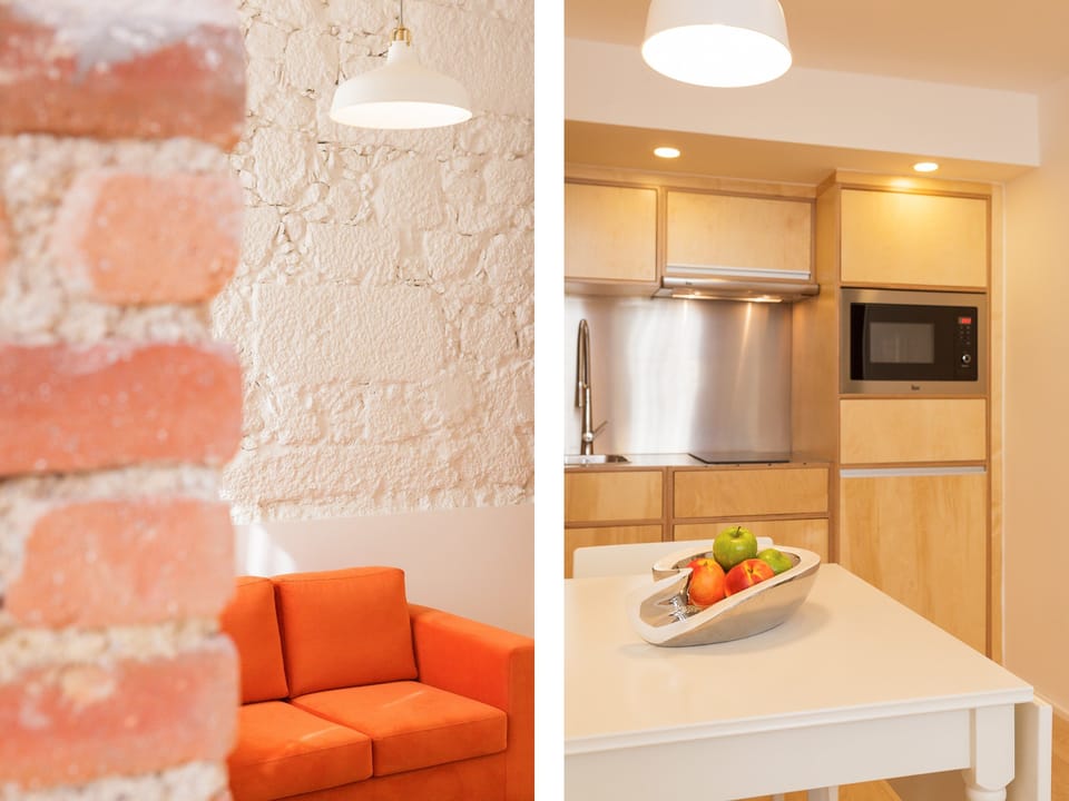 Deluxe Loft | Bathroom | Shower, rainfall showerhead, designer toiletries, hair dryer