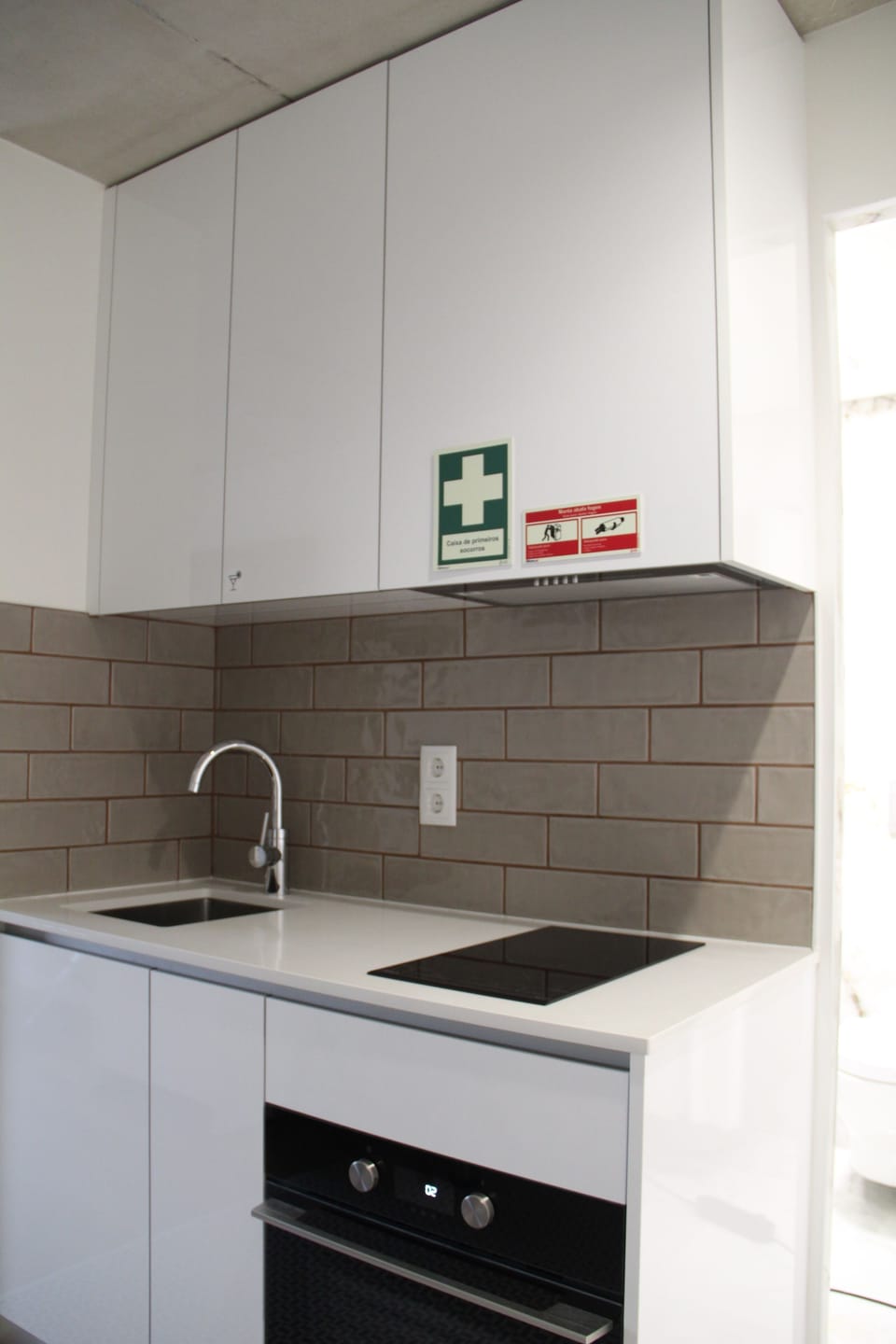 Design Double Room, 1 Double Bed, Non Smoking, City View | Private kitchenette | Fridge, stovetop, espresso maker, coffee/tea maker