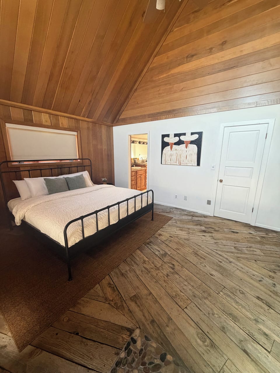 Master Bedroom - King bed, ensuite, walk-in wardrobe, outdoor access