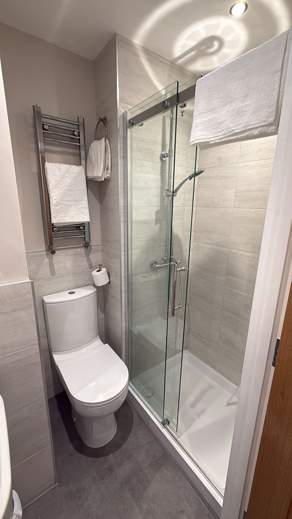 Standard Single Room, Private Bathroom | Bathroom amenities | Free toiletries, hair dryer, towels, soap