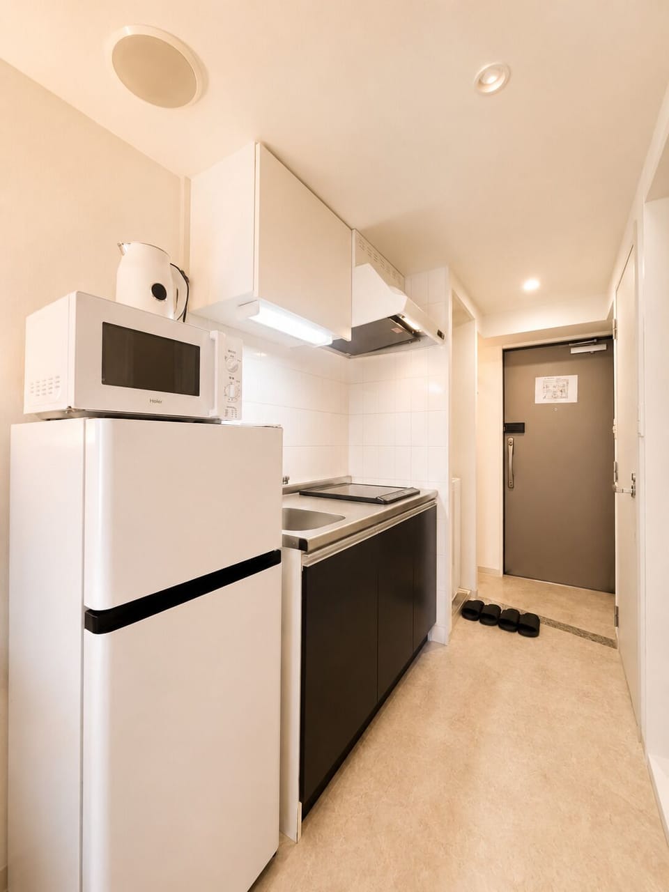 Comfort Twin Room, Balcony, City View | Mini-refrigerator