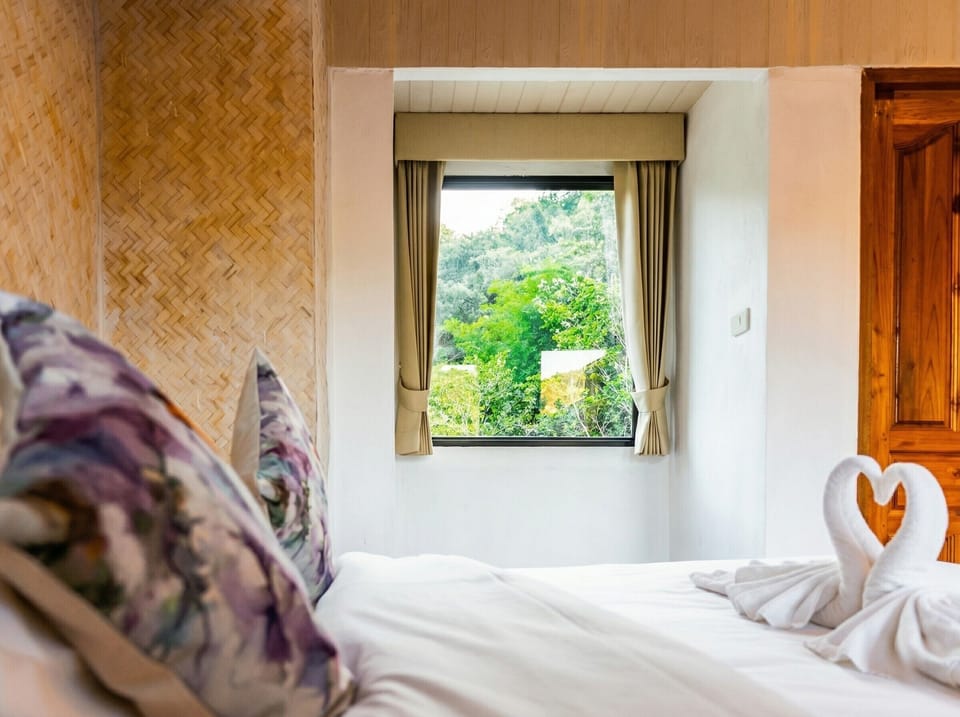 Standard Villa, 1 Bedroom | Desk, laptop workspace, cribs (free), WiFi (free)