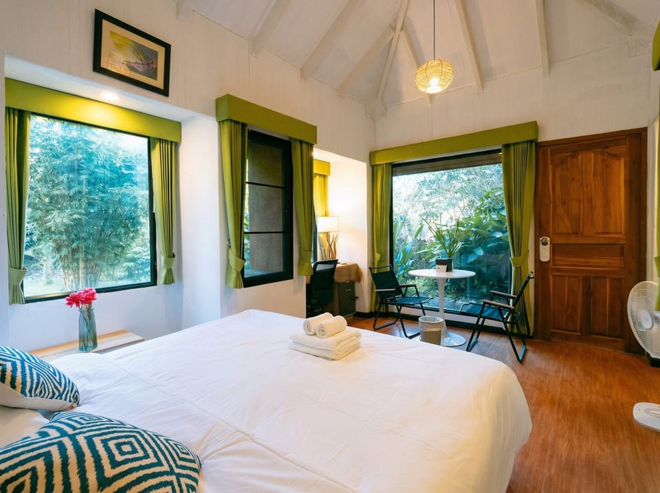 Grand Villa, Garden View | Desk, laptop workspace, cribs (free), WiFi (free)
