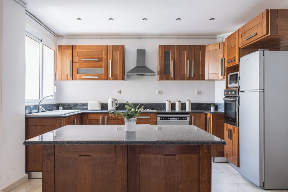 Apartment | Private kitchen | Fridge, microwave, oven, stovetop