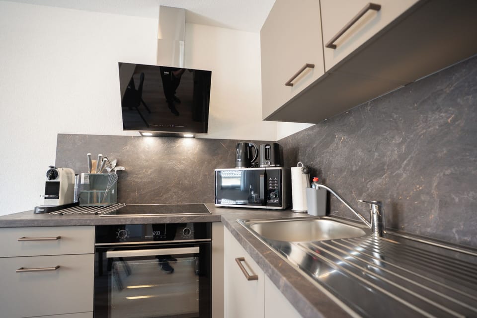 Apartment, 2 Bedrooms, Mobility Accessible, Kitchen | Private kitchen | Fridge, microwave, oven, stovetop