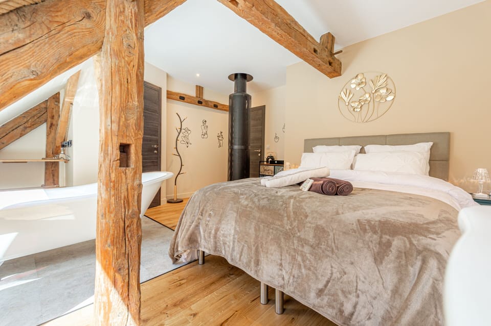Deluxe Double Room, Ensuite | Blackout drapes, free WiFi