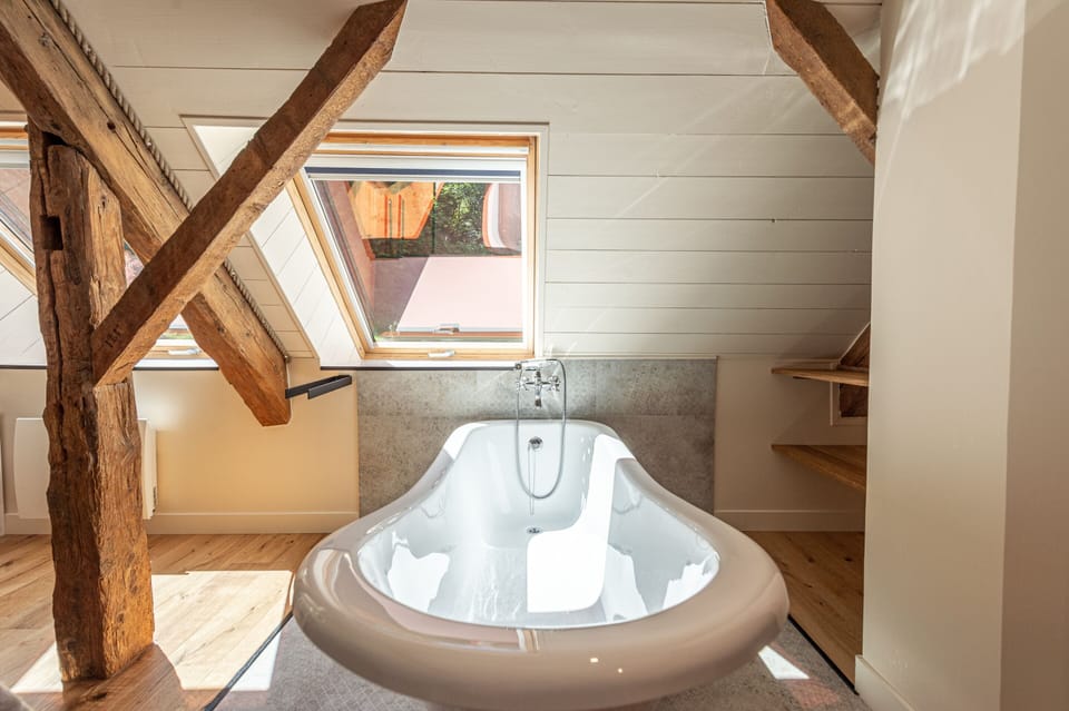 Deluxe Double Room, Ensuite | Blackout drapes, free WiFi