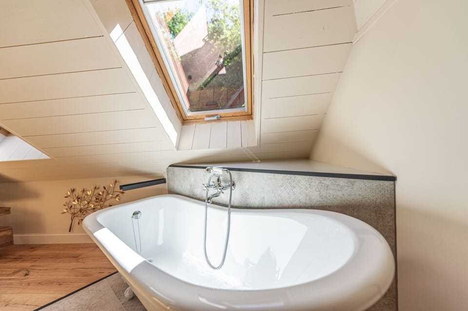 Luxury Double Room, Ensuite | Blackout drapes, free WiFi
