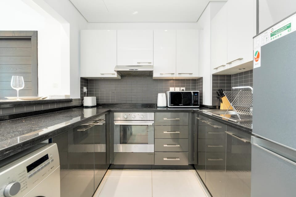 Standard Apartment, 1 Bedroom, Kitchen, Bay View | Private kitchen | Toaster, eco-friendly cleaning products