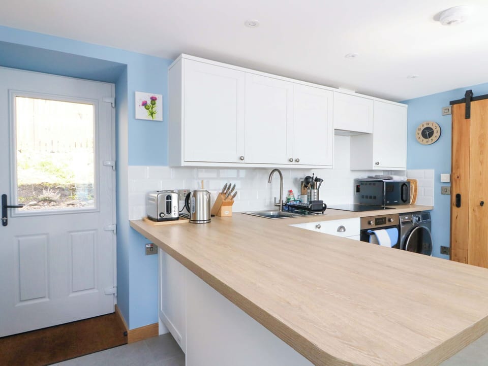 Dishwasher, cookware/dishes/utensils