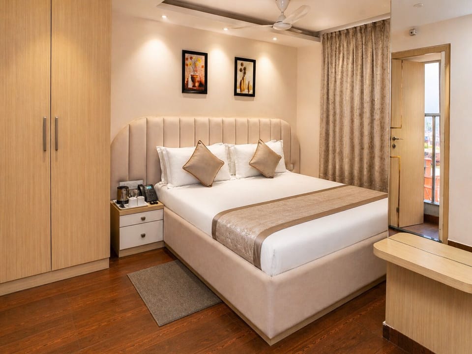 Standard Double or Twin Room | Laptop workspace, free WiFi