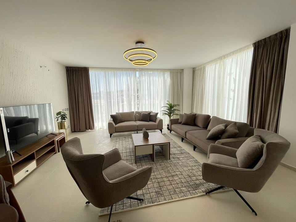 Villa, 4 Bedrooms, Lake View | Living area