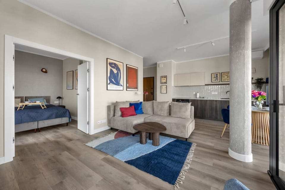 Bemowo Apartment with Air Con, Balcony and Parking | Book Now with RENTUJEMY.COM