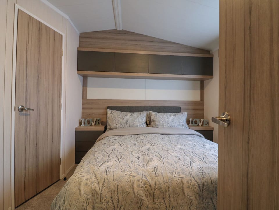 2 bedrooms, WiFi (free), individually decorated, individually furnished