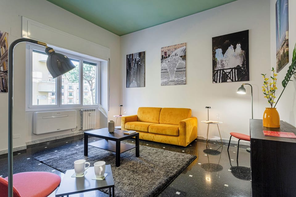 Apartment | Living area | 35-cm TV with digital channels