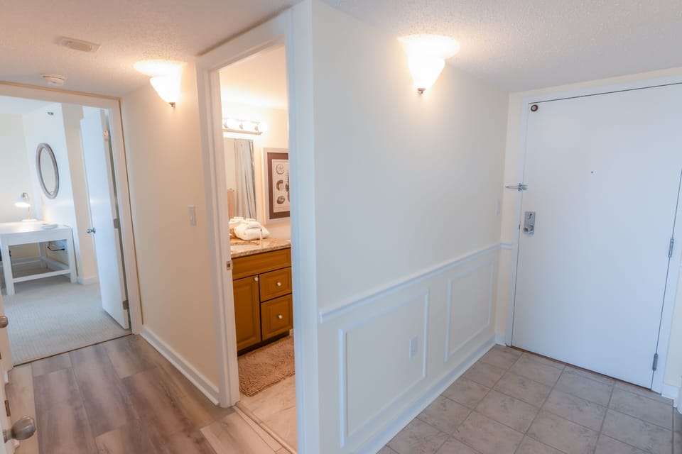 Condo, 2 Bedrooms | Interior