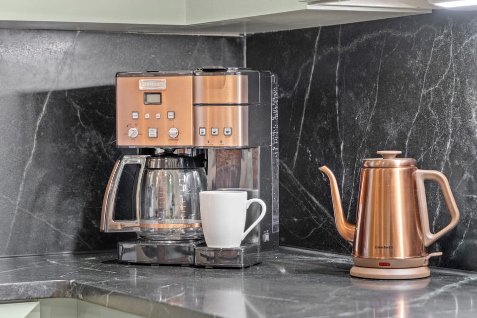 It starts here with good coffee and tea, no lines, no waiting.