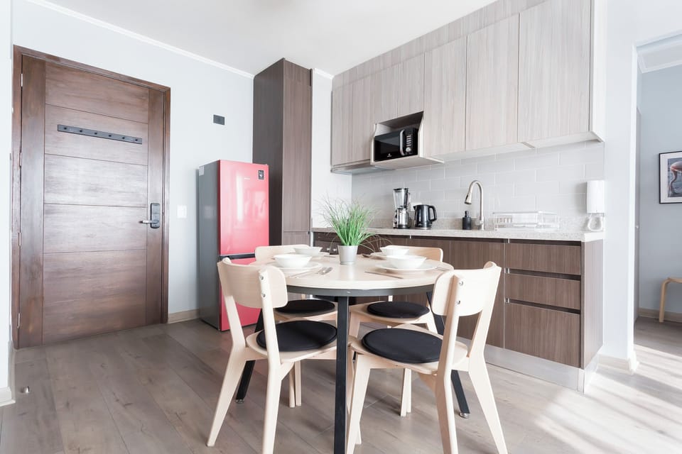 Apartment, 2 Bedrooms, Air conditioning, City View | Dining room
