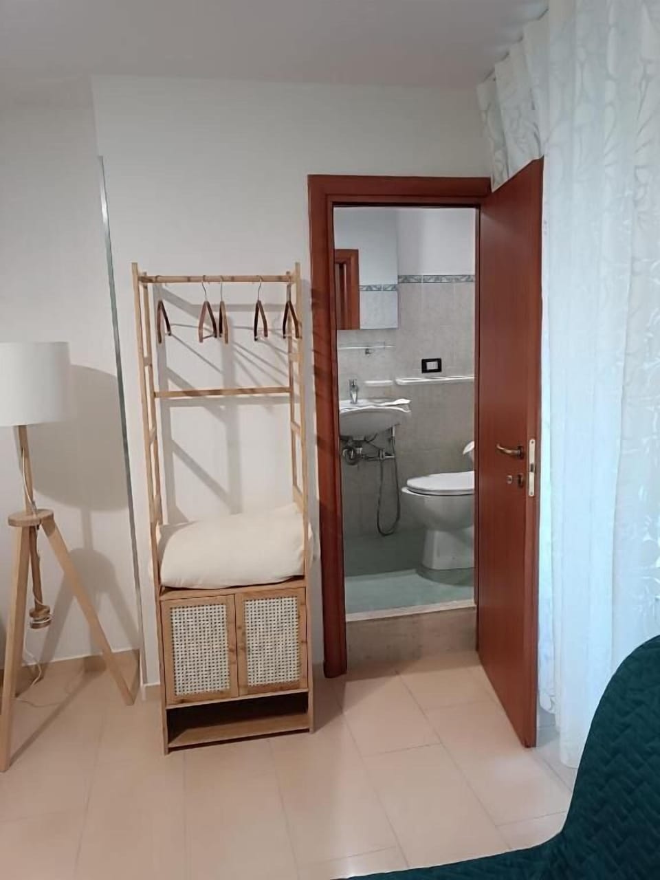 Double Room, Balcony, City View | Bathroom | Shower, free toiletries, hair dryer, towels