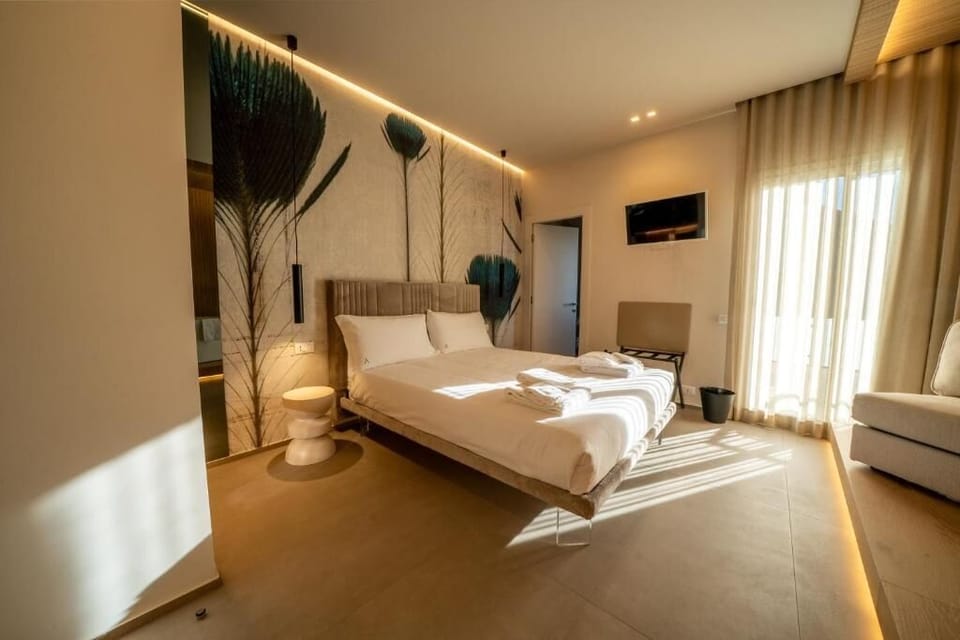 Superior Double Room, Balcony, City View | In-room safe, blackout drapes, free WiFi