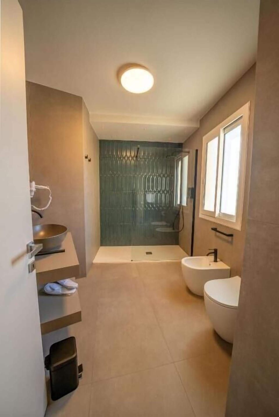 Superior Double Room, Balcony, City View | Bathroom | Slippers, bidet