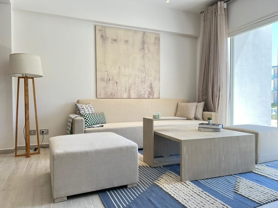 Chalet, 2 Bedrooms, Sea View | Living area