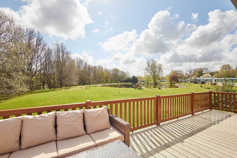 Hoganwoods Lodge, Wooler - Host & Stay