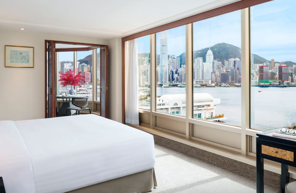 Towers Harbour Suite | In-room safe, blackout drapes, free WiFi, bed sheets