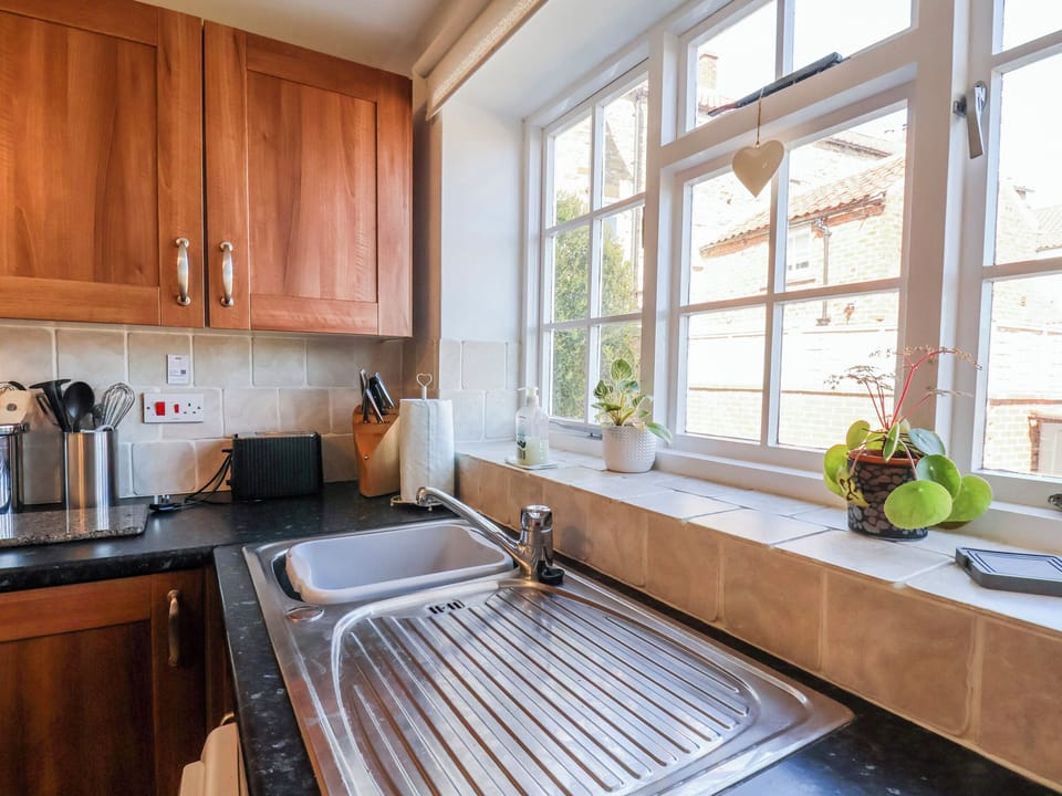 Dishwasher, cookware/dishes/utensils