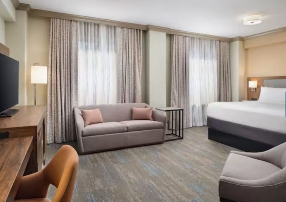 Studio Suite, 1 King Bed | 1 bedroom, premium bedding, in-room safe, desk