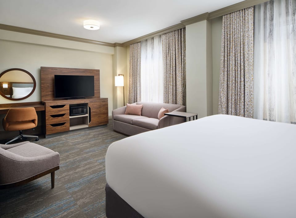 1 bedroom, premium bedding, in-room safe, desk