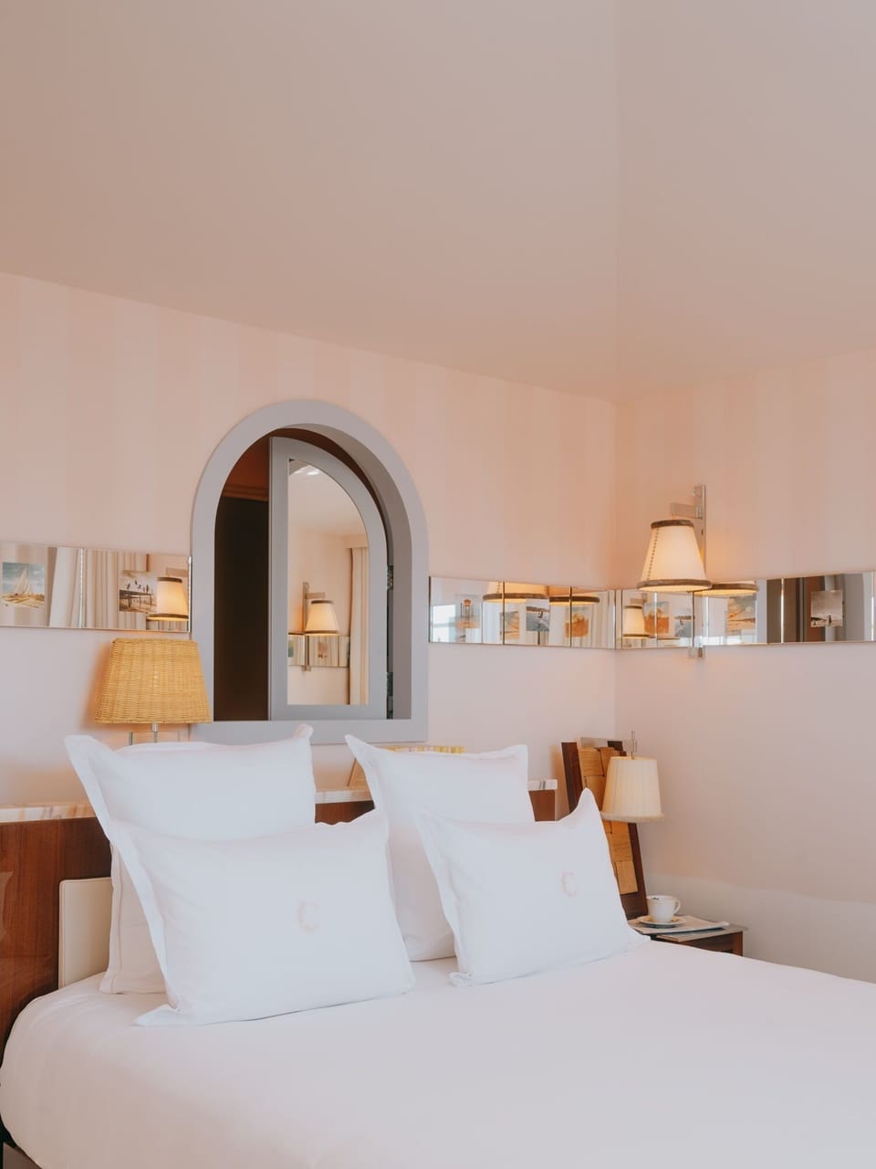 Chambre Deluxe Village vue Bassin | In-room safe, free WiFi