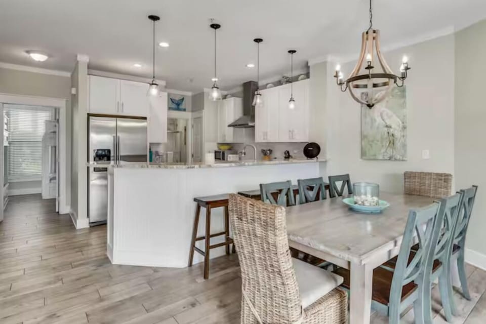 House, Multiple Beds (Beach Pointe 203) | Dining