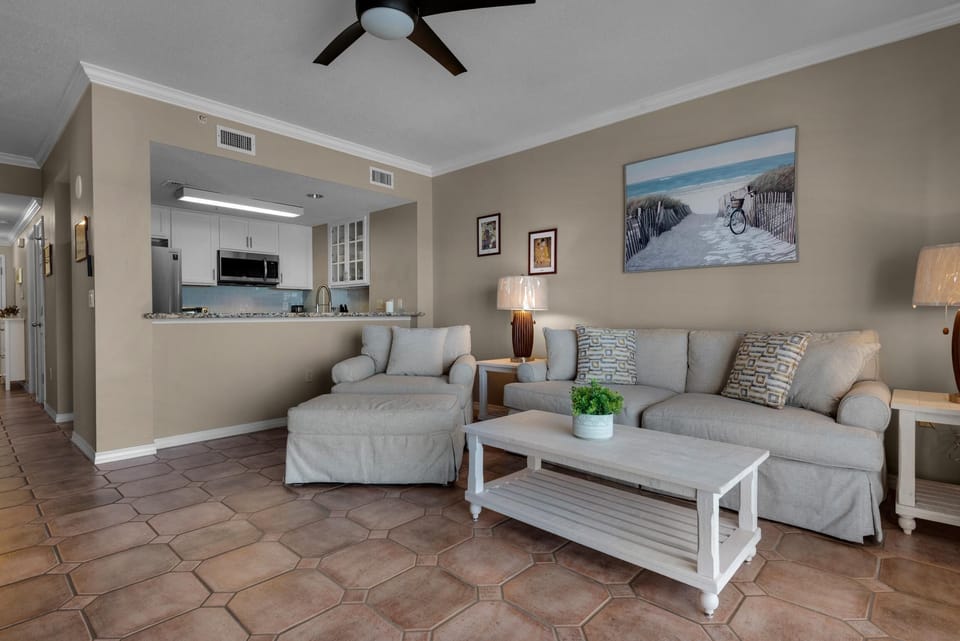 Apartment, 1 Queen Bed with Sofa bed (South Harbour 6C) | Living area
