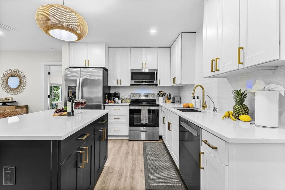 Plenty of space for two chefs in the kitchen!