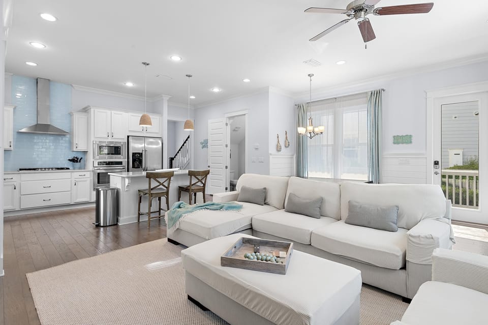 House, Multiple Beds (Seabreezy) | Living area