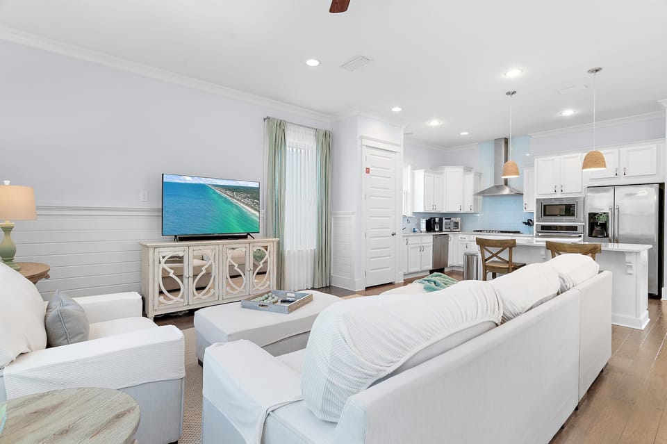 House, Multiple Beds (Seabreezy) | Living area