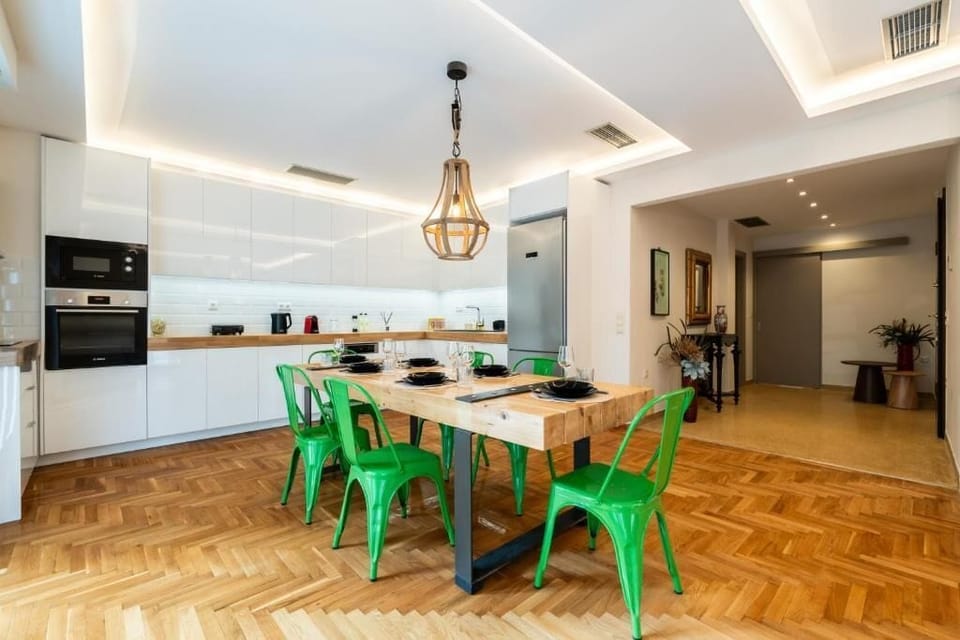 Luxury Apartment, City View | Dining