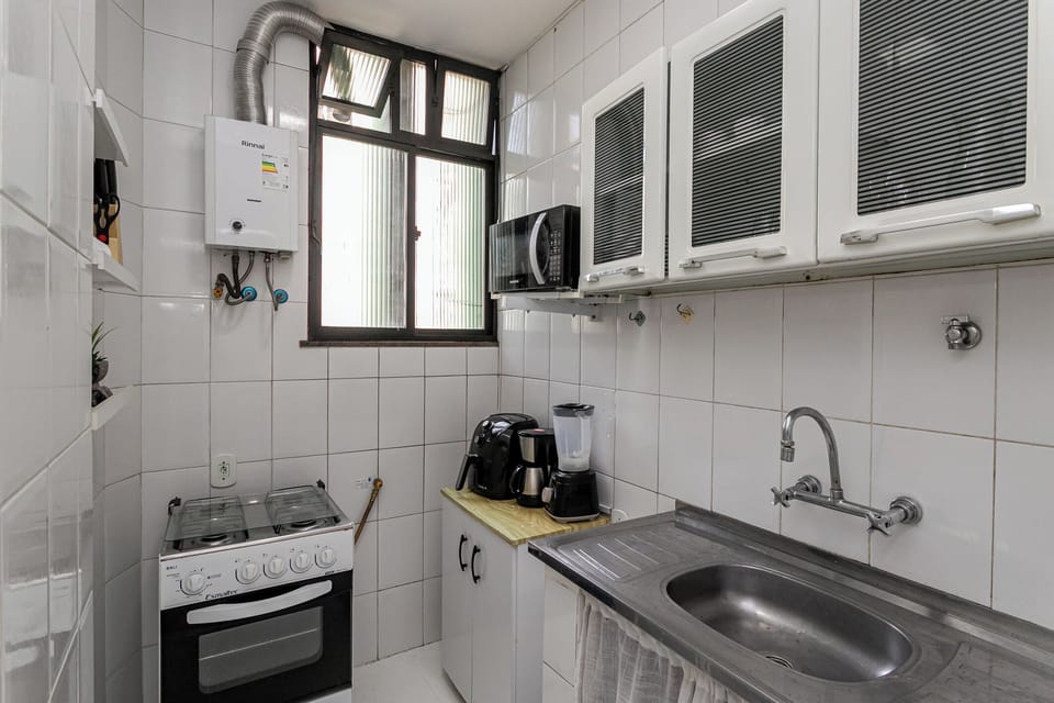 Classic Apartment, Beach View | Private kitchen