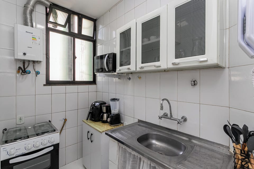 Classic Apartment, Beach View | Private kitchen