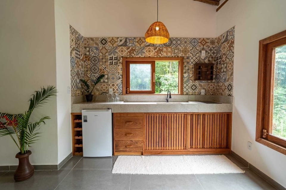 Deluxe Apartment, Garden View | Private kitchen