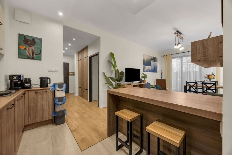 Prestige 70m2 Apartment with Parking and Private Terrace | Book Now with RENTUJEMY.COM